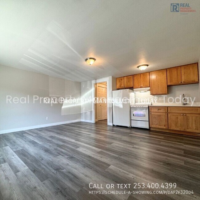 Building Photo - 6415 Steilacoom Blvd SW
