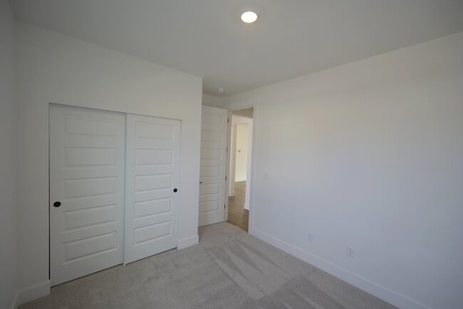 Building Photo - Brand new 2 bed 2 bath home in Rolling Hil...