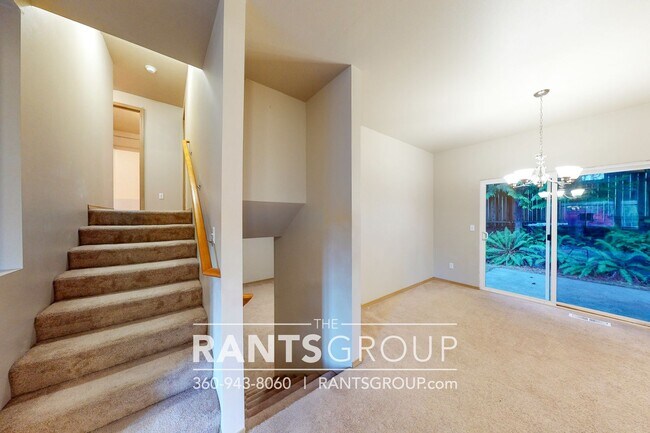 Building Photo - Great Location!  Quiet Neighborhood!