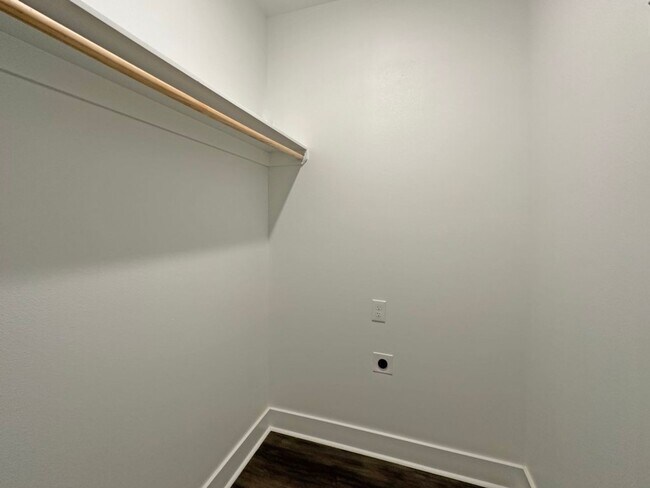 Building Photo - 6 Estes Wy
