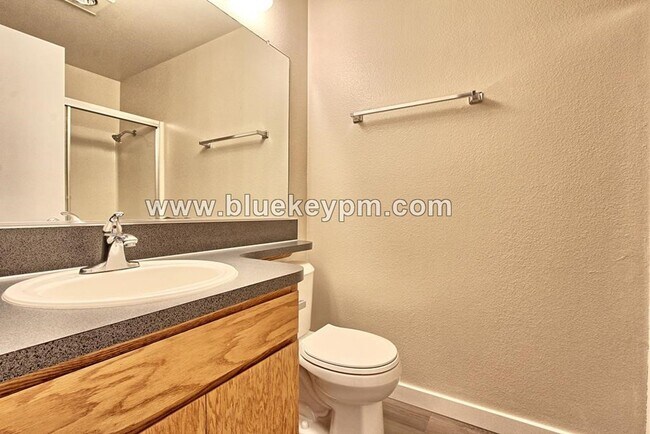 Building Photo - 3 Bed, 2 Bath Home Near Walmart on 4th Plain and NE 143rd Avenue