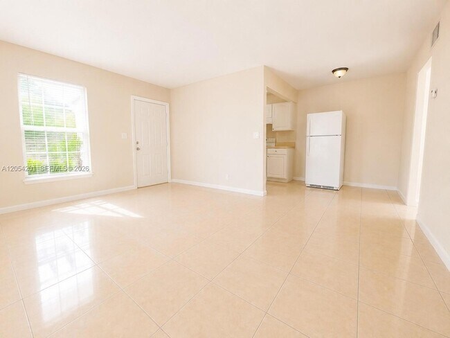 Building Photo - 4951 Wedgewood Way