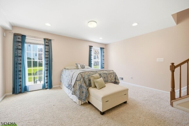 Building Photo - 424 Hartford Dr