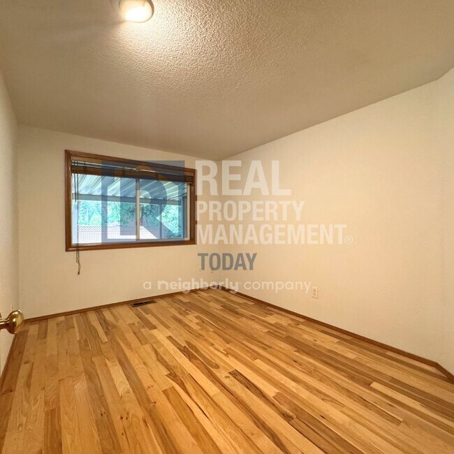 Building Photo - Remodeled Rambler In Gem Heights neighborh...