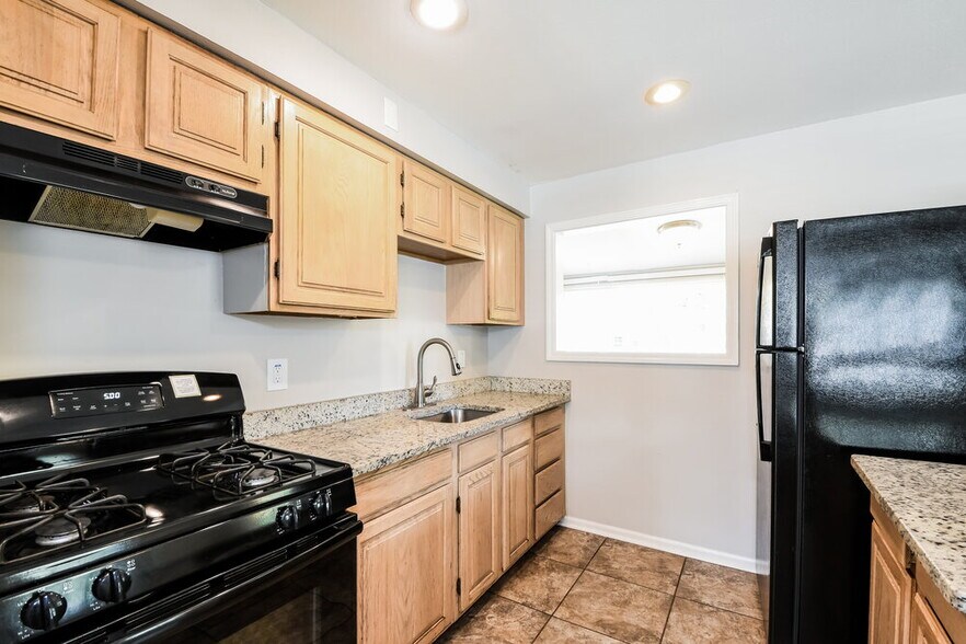 Building Photo - 1413 Corinth Dr