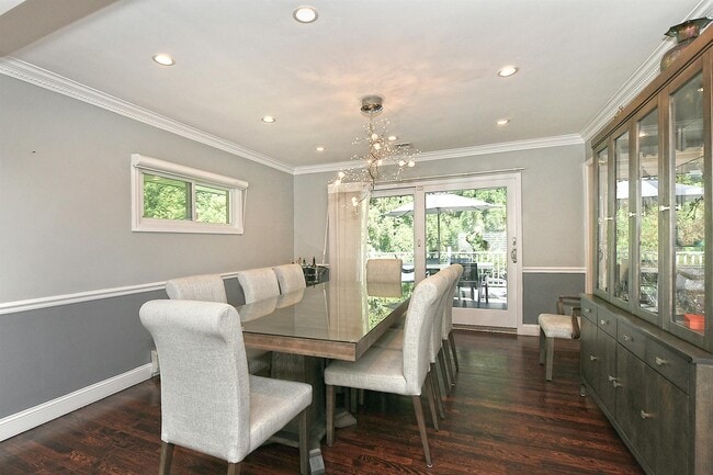 Building Photo - 2 Cherrywood Ln