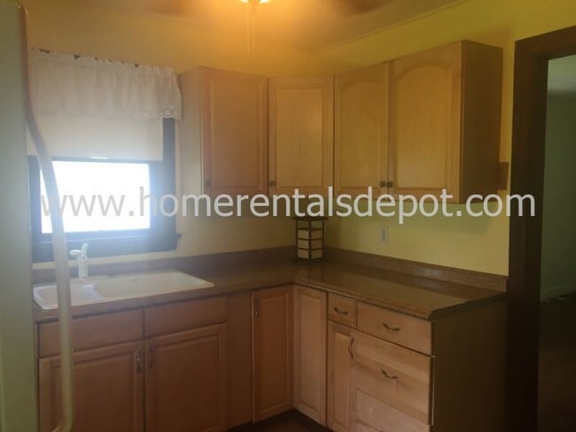 Building Photo - Cute 2/1 in the heart of St. Cloud, $1,450...