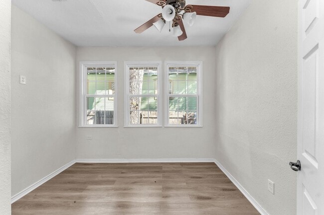 Building Photo - All Units Are Available With Brandnew Full Appliance Package