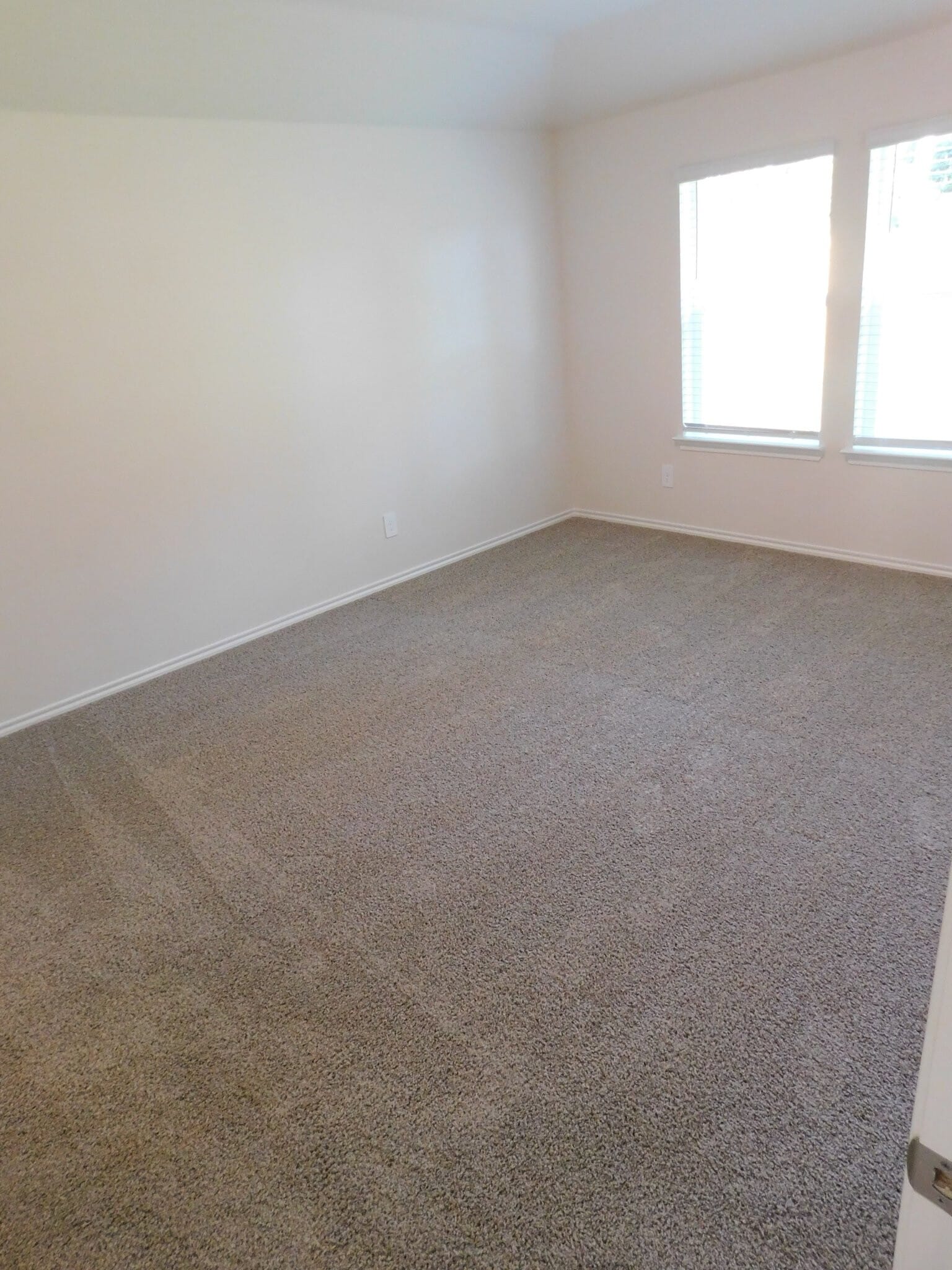 Building Photo - 849 Wild Rose Wy