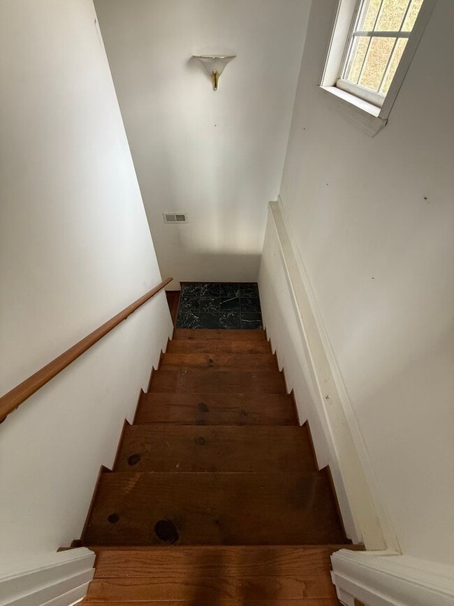 Building Photo - Guntersville, AL Home for Rent!