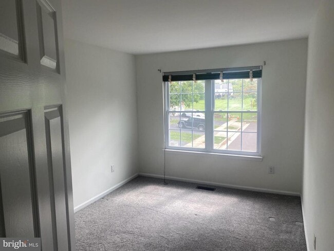 Building Photo - 113 N Park Rd