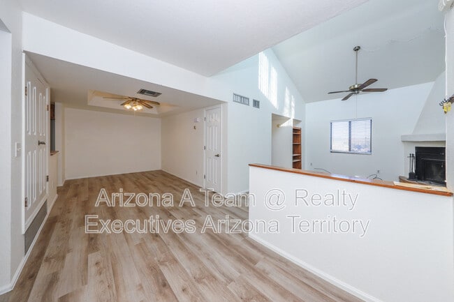 Building Photo - 8271 N Oracle Rd