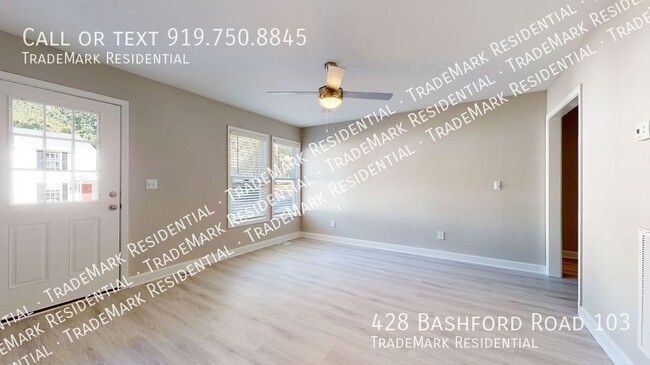 Building Photo - Modern, Renovated 4 bedroom Townhome