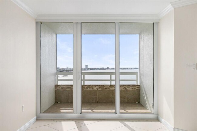 Building Photo - 988 Blvd of the Arts