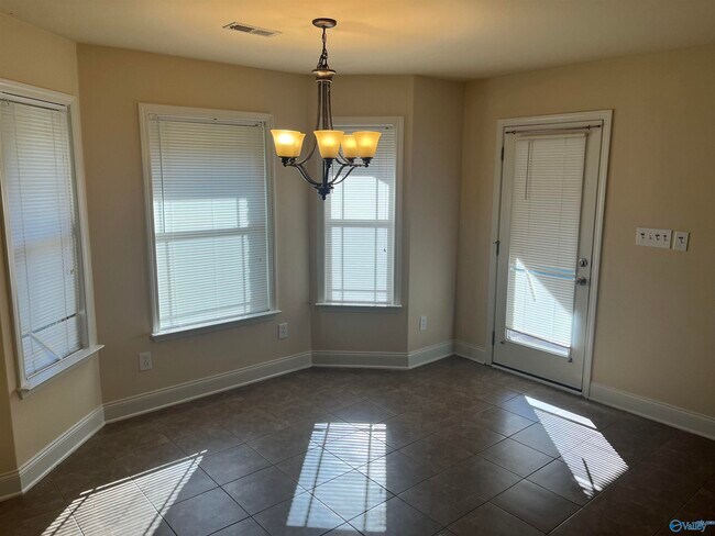 Building Photo - 29886 Park Hill Dr