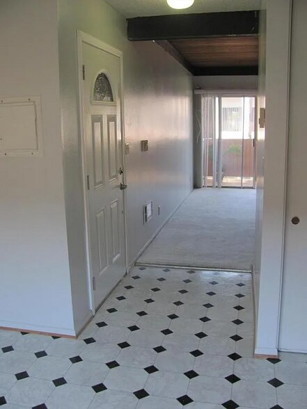 Building Photo - 409 Ellwood Beach Dr