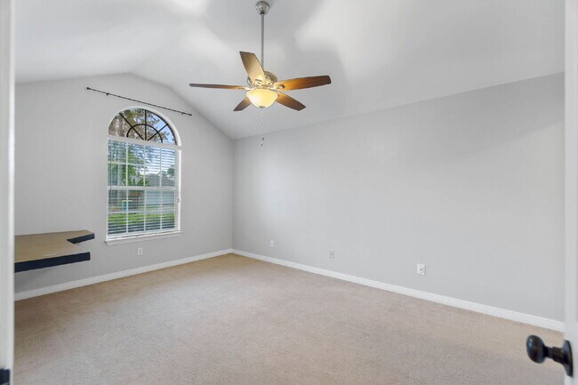 Building Photo - 1911 Summer Hills Ln