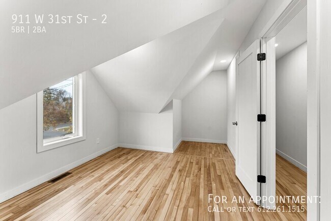 Building Photo - 911 W 31st St