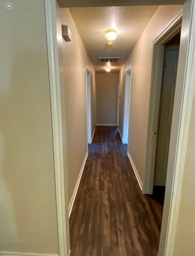 Building Photo - "Spacious 3-Bed, 2-Bath Retreat in College Station – Your Perfect Home Awaits!"