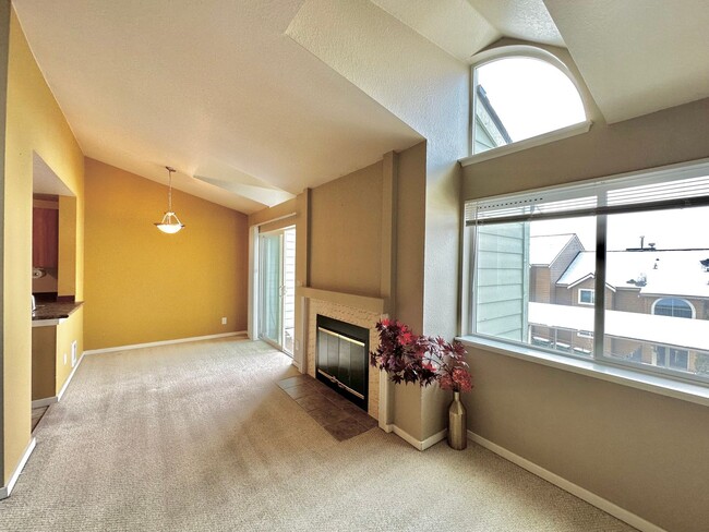 Primary Photo - Bellevue Condo: 2BR/2BA Condo with Olympic...