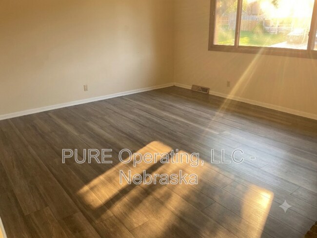 Building Photo - 15229 Y St