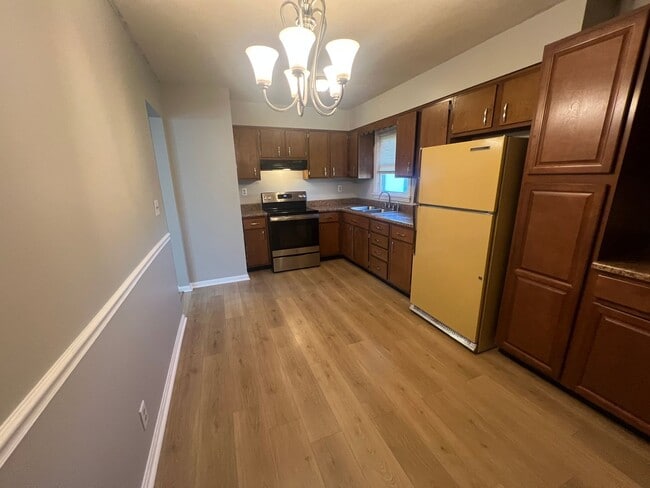 Building Photo - This is it! Mt Washington 3 Bedroom