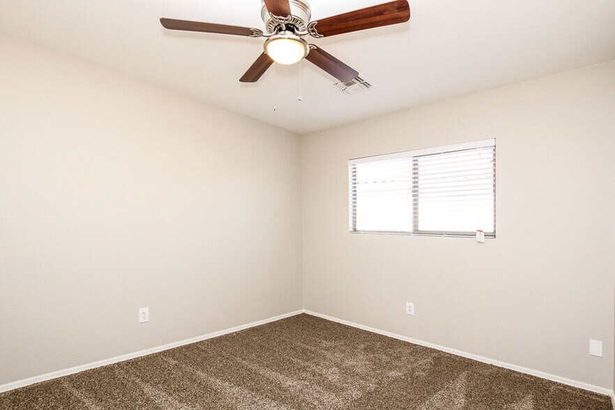 Building Photo - 10546 W Carlota Ln
