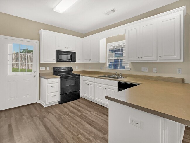 Building Photo - 9750 Moonlight Dr