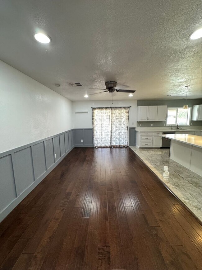 Building Photo - 3bed/2bath Chandler home for rent!