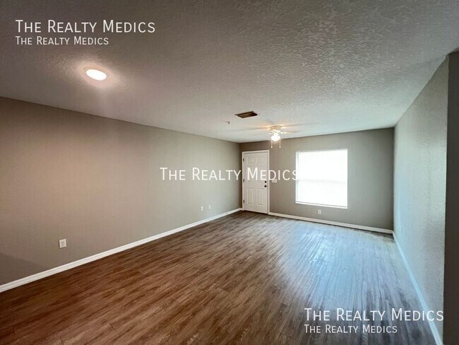Building Photo - 8106 Juniper Rd