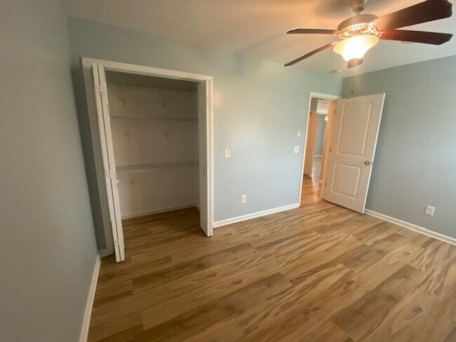 Building Photo - 8547 Heirloom Dr NE
