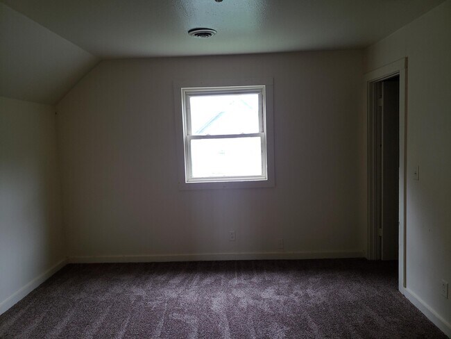 Building Photo - 1617 Hamilton St