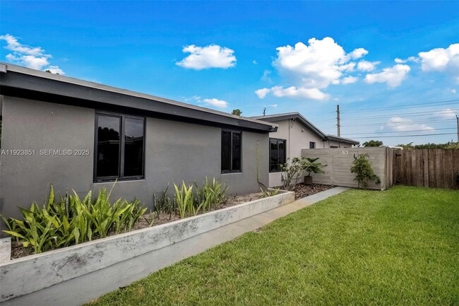 Building Photo - 530 NW 39th St