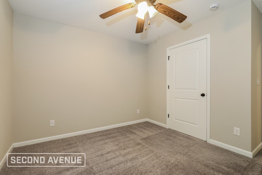 Building Photo - 217 Magnaview Dr