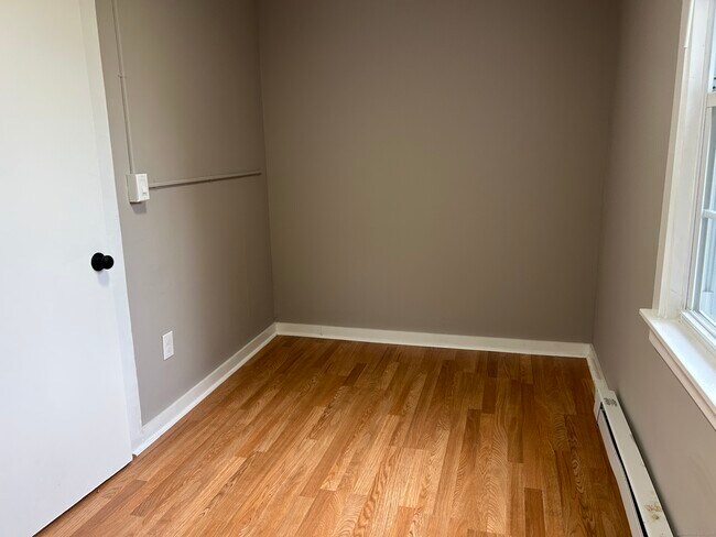 Building Photo - 92-98 Boswell Ave