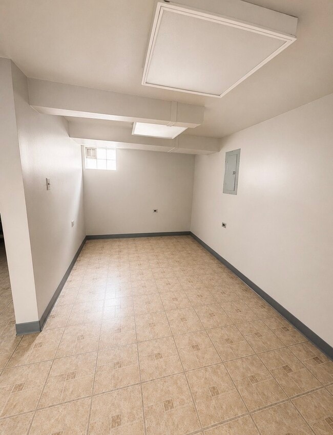 Building Photo - 3725 W 80th St
