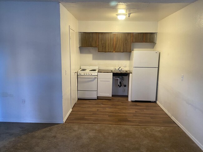 Primary Photo - 2550 N Dodge Blvd