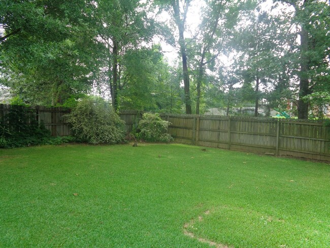 Building Photo - 410 Abbey Woods