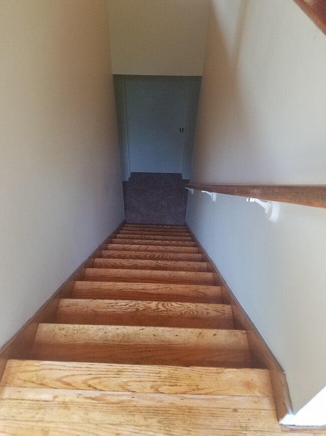 Building Photo - Single Family Home within walking distance to Quinnipiac