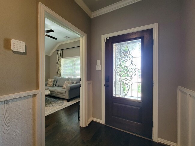 Building Photo - 22902 Henderson Row Dr