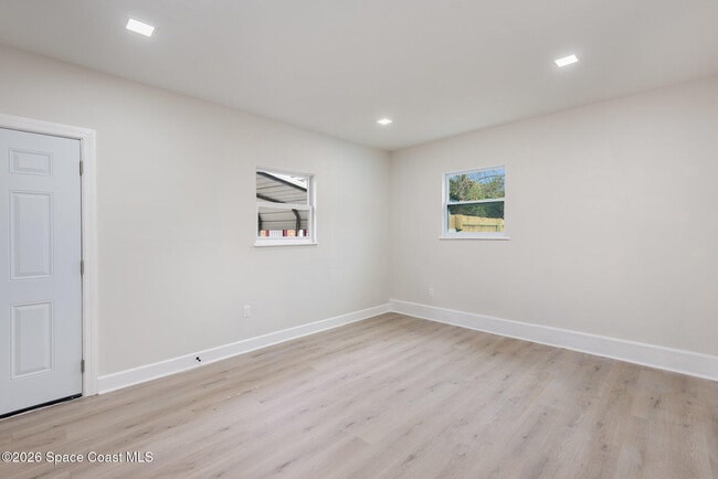 Building Photo - 1650 Leach Cir