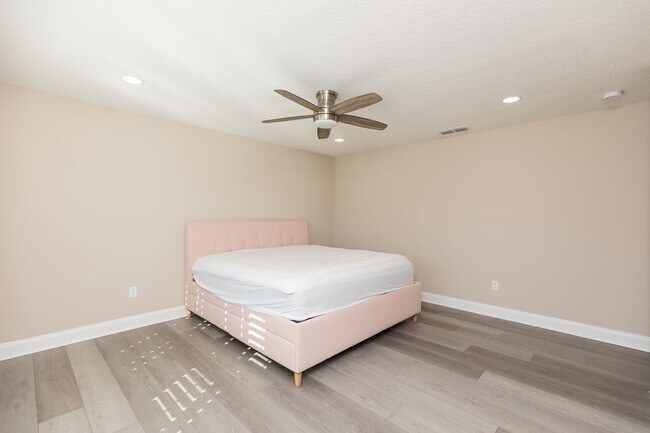 Building Photo - 91 Ridgewind Dr
