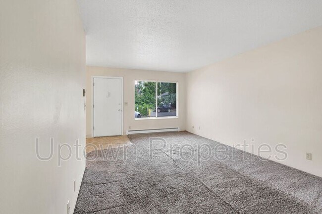 Building Photo - 4113 SE 28th Ave