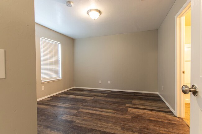 Building Photo - Beautiful 3 Bed 2 Bath Home in Moore School District!