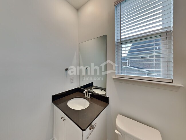 Building Photo - 238 Marin Dr