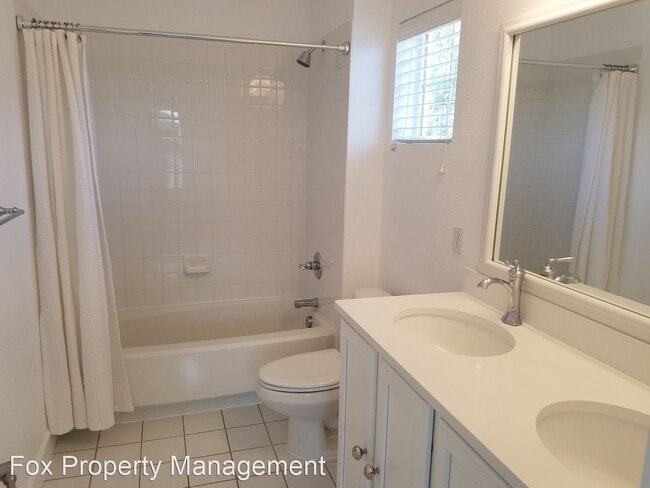 Building Photo - 3 br, 2.5 bath House - 467 Blue Lake Trail