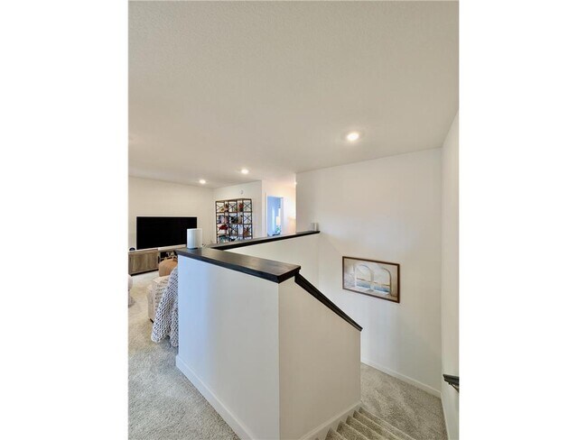 Building Photo - 1073 Jubert Dr