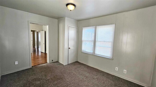 Building Photo - 1501 NE 17th St