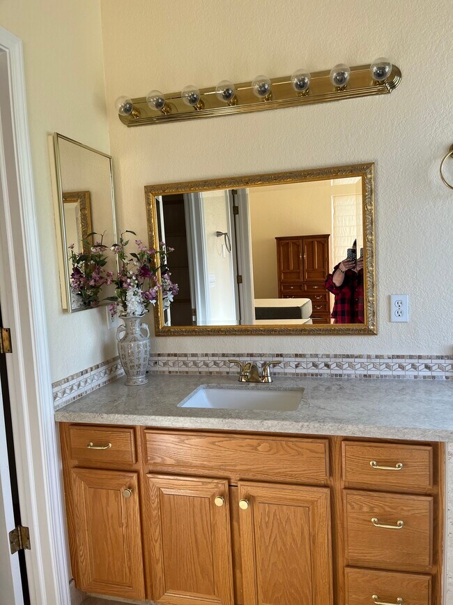 Building Photo - 2472 Chardonnay Dr