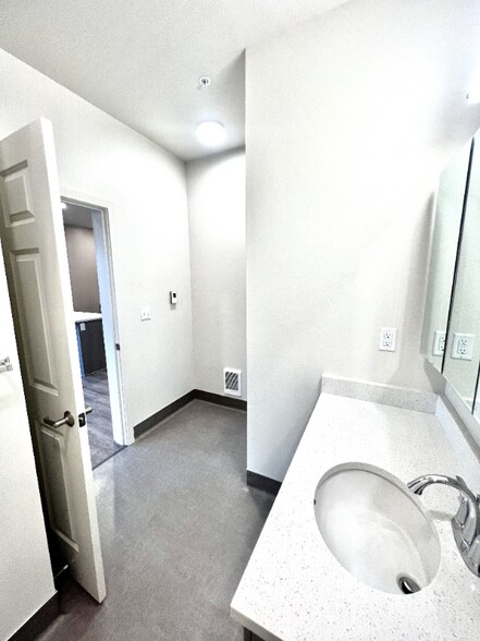 Building Photo - 2330 Yakima Ct